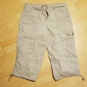 Khaki crop pants